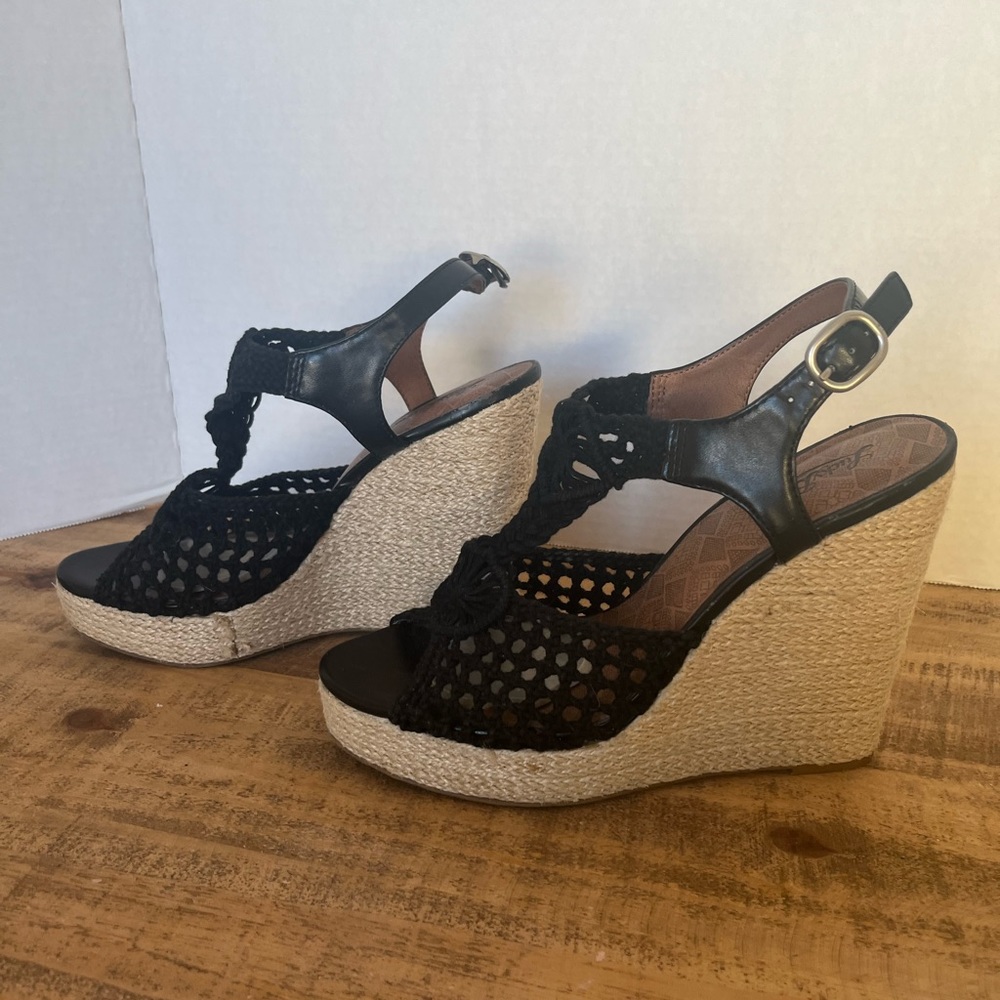 Lucky Brand women’s size 5 wedge heel sandals